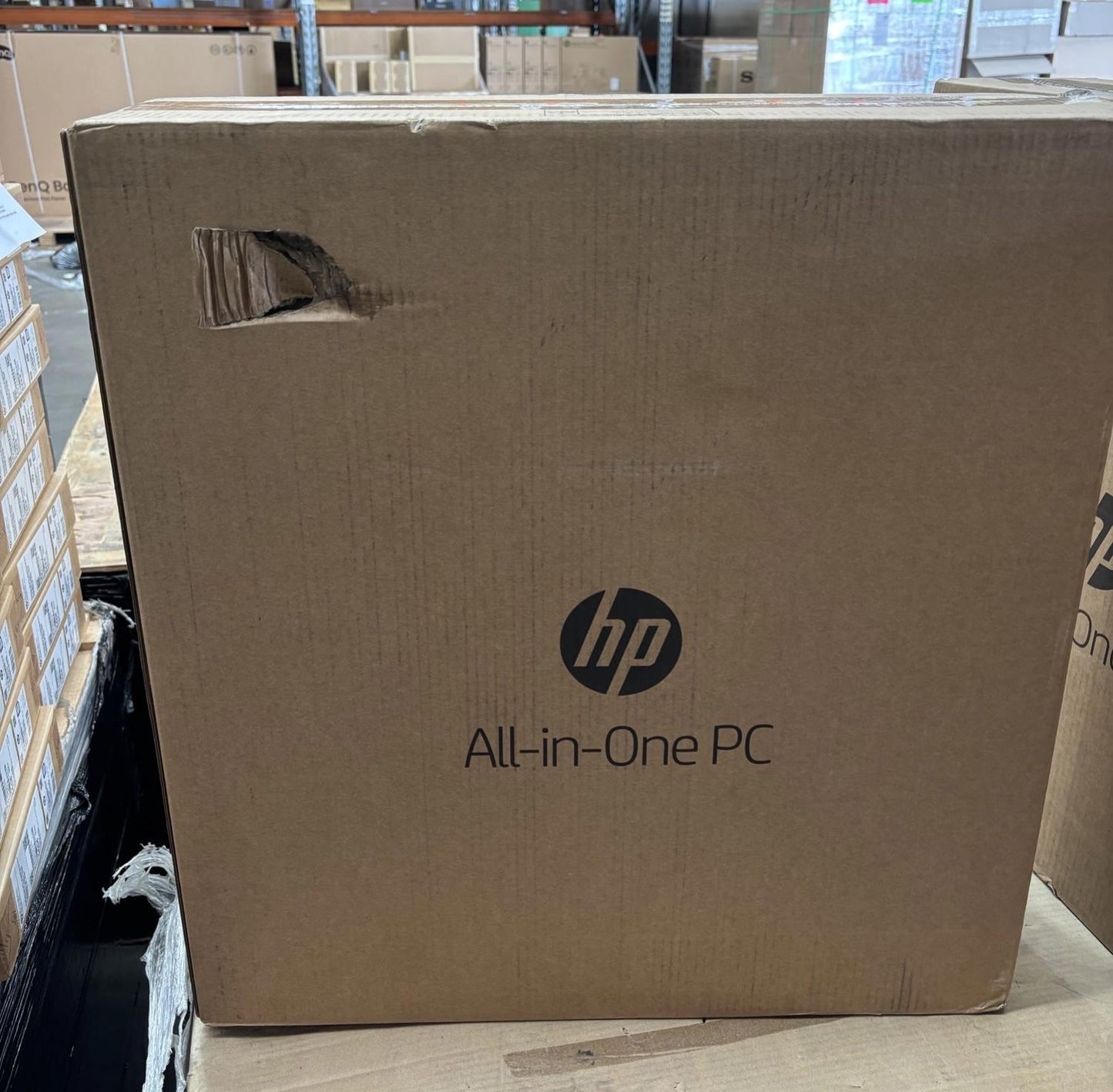 HP DAMAGED HP EliteOne 840 G9 23.8"
